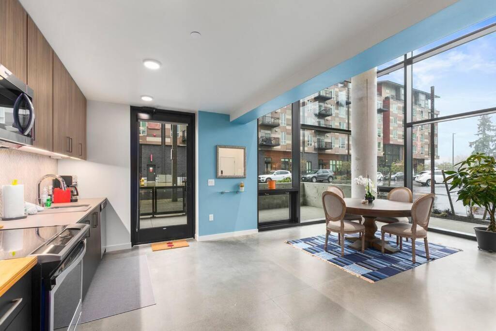 Airy And Open Corner Loft - 92 Walkscore Redmond Eksteriør billede