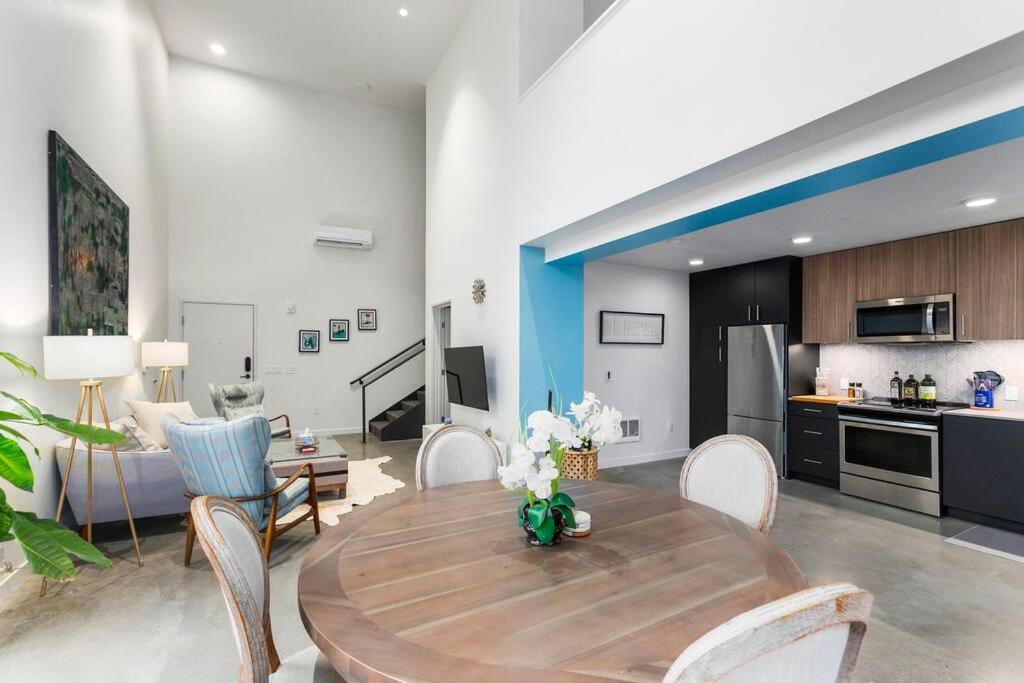Airy And Open Corner Loft - 92 Walkscore Redmond Eksteriør billede