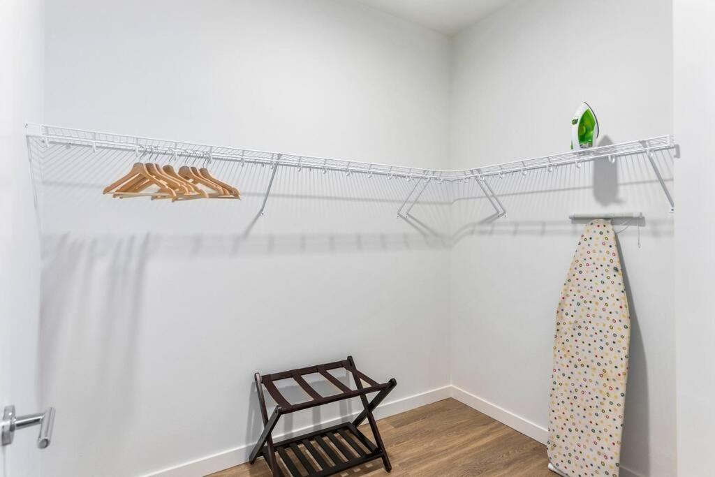 Airy And Open Corner Loft - 92 Walkscore Redmond Eksteriør billede