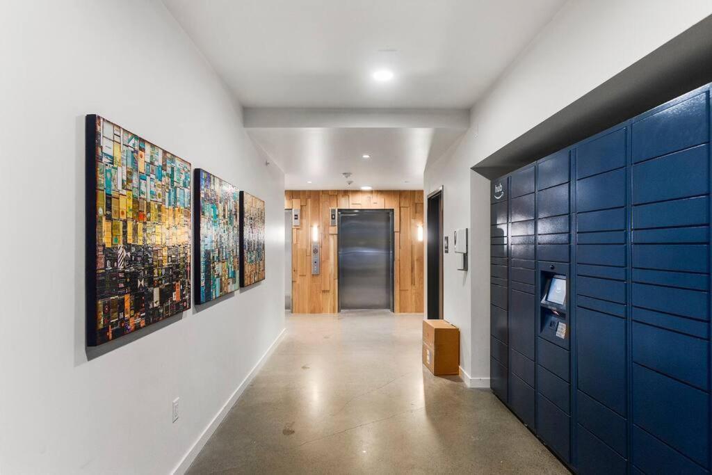 Airy And Open Corner Loft - 92 Walkscore Redmond Eksteriør billede
